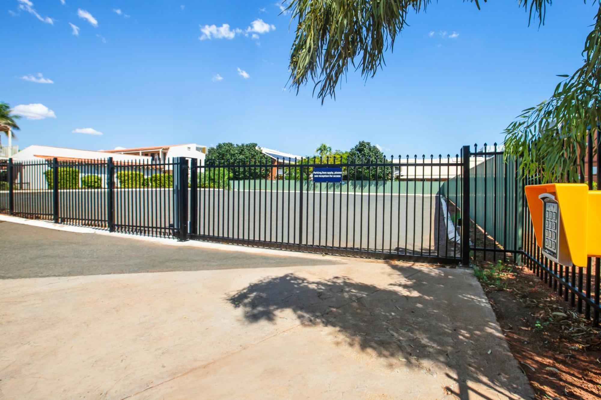 Ibis Styles Karratha Hotel Exterior photo